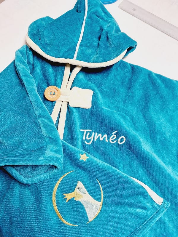 Poncho – Image 7